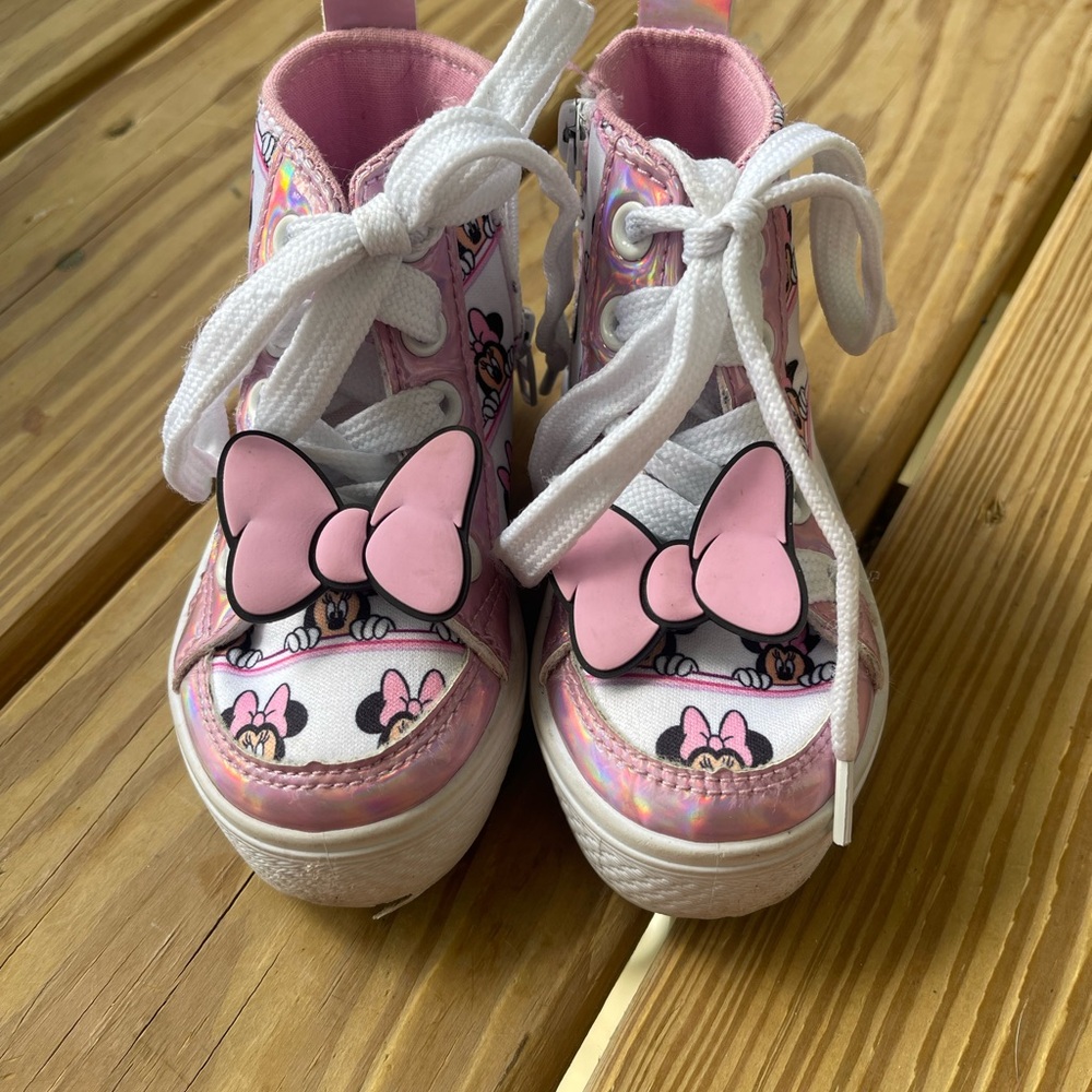 Pink Kids Shoes with Bow Design